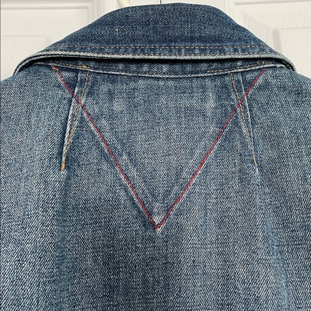 Tommy Hilfiger M Distressed Blue Jean Jacket Metal button closure pockets 2005 - Picture 16 of 16